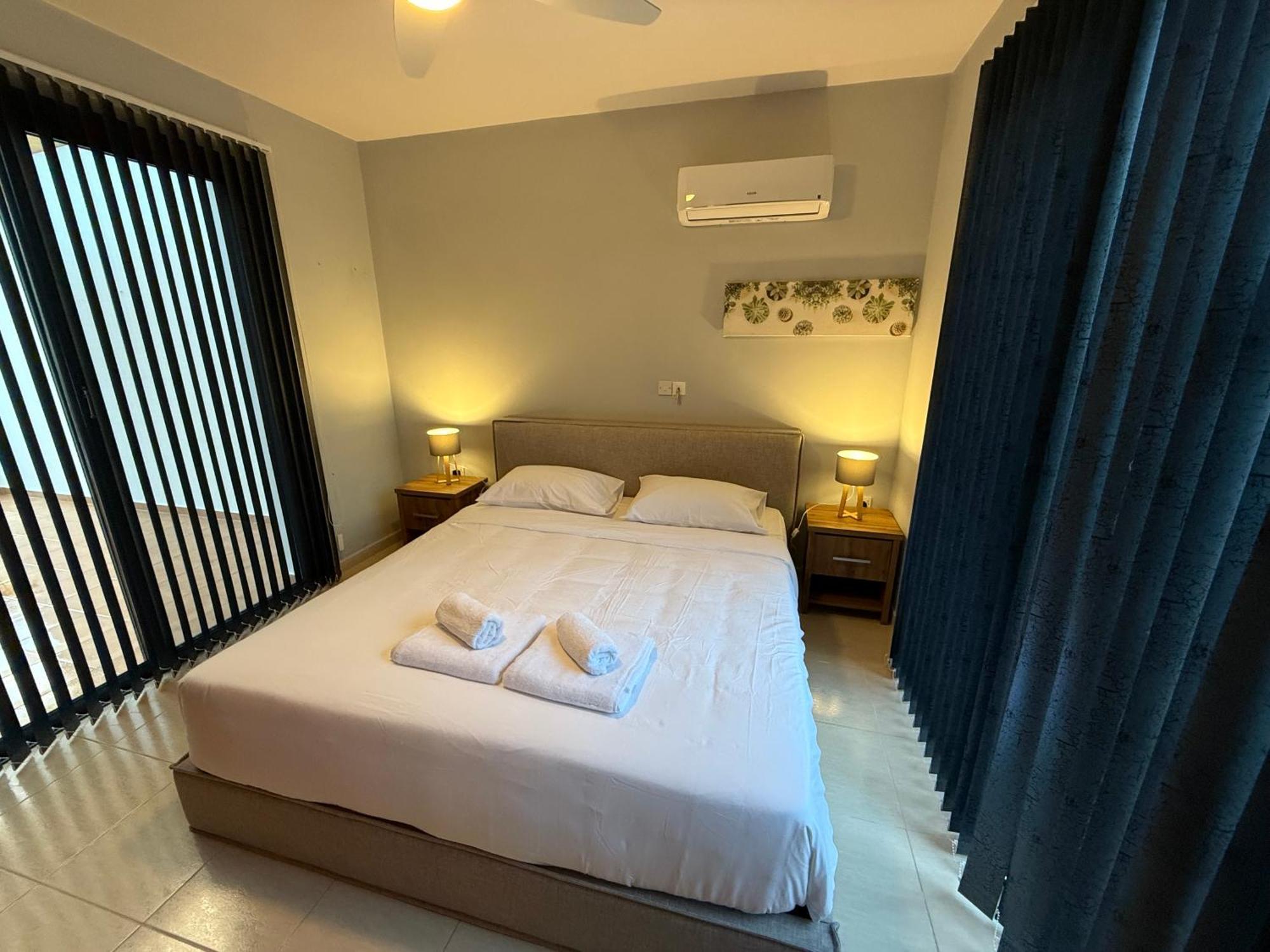 Julipapas Gardens Apartment Paphos Room photo