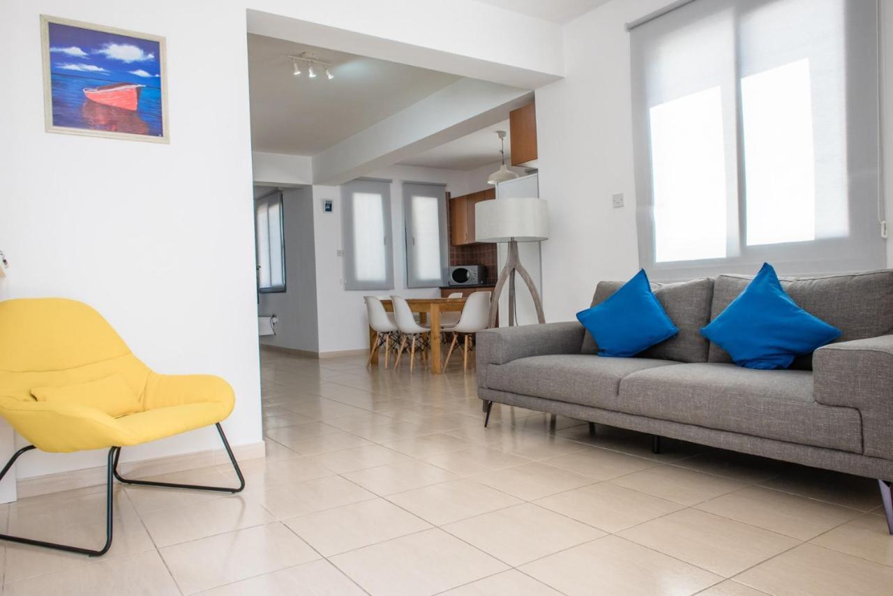 Julipapas Gardens Apartment Paphos Exterior photo